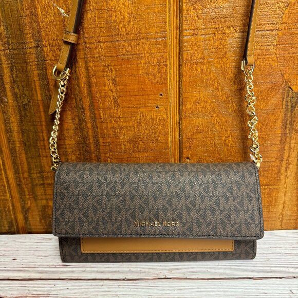 Michael Kors Handbags - MICHAEL KORS Jet Set 2 in 1 Wallet-On-A-Chain Small Crossbody